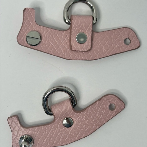 Crossbody leather strap set to transform bags or pouches, pink, silver hardware - Picture 9 of 11